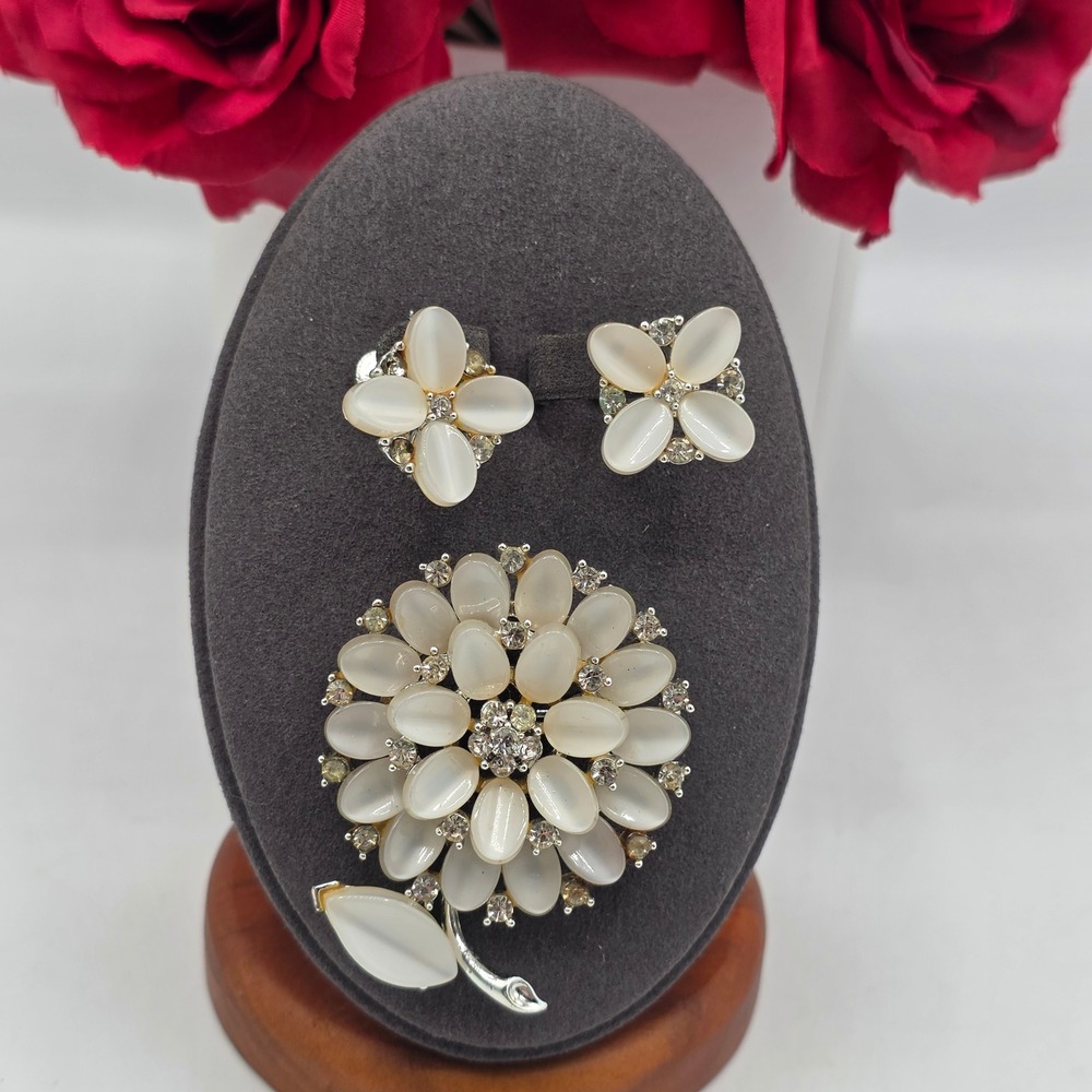Lisner Vintage Moonglow Thermoset Flower Brooch and Screw Back Earrings Set